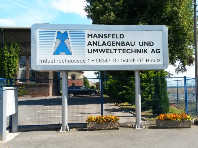 Selbstgefertigte Werbepylone